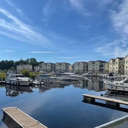 Centrally Located On Shannon Shore Side * Carrick on Shannon