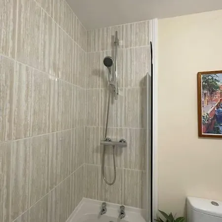 Apartamento Centrally Located On Shannon Shore Side *