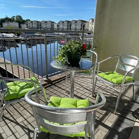 Centrally Located On Shannon Shore Side Διαμέρισμα *