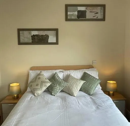 Centrally Located On Shannon Shore Side * Carrick on Shannon